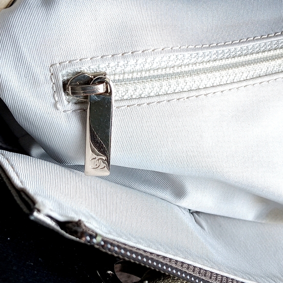 Authentic ✨️ CHANEL Leather Biarritz Paris Tote Bag Metallic Gray - Picture 10 of 16